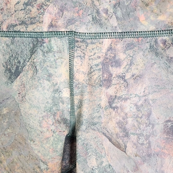 Fabletics Define Powerhold High Waisted 7/8 Leggings Moonrock Pastel Size XS NWT - Picture 9 of 15